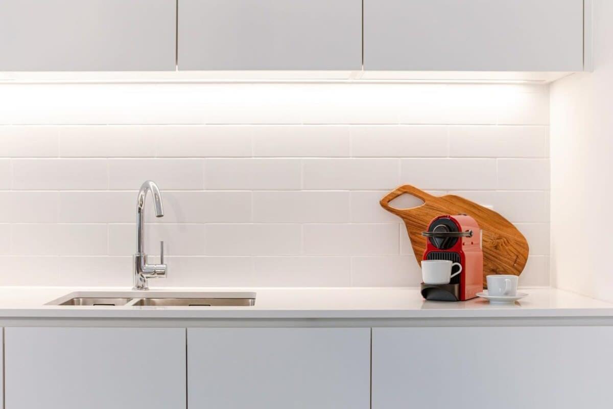 Huswell - Bright Only 5 Minutes From The